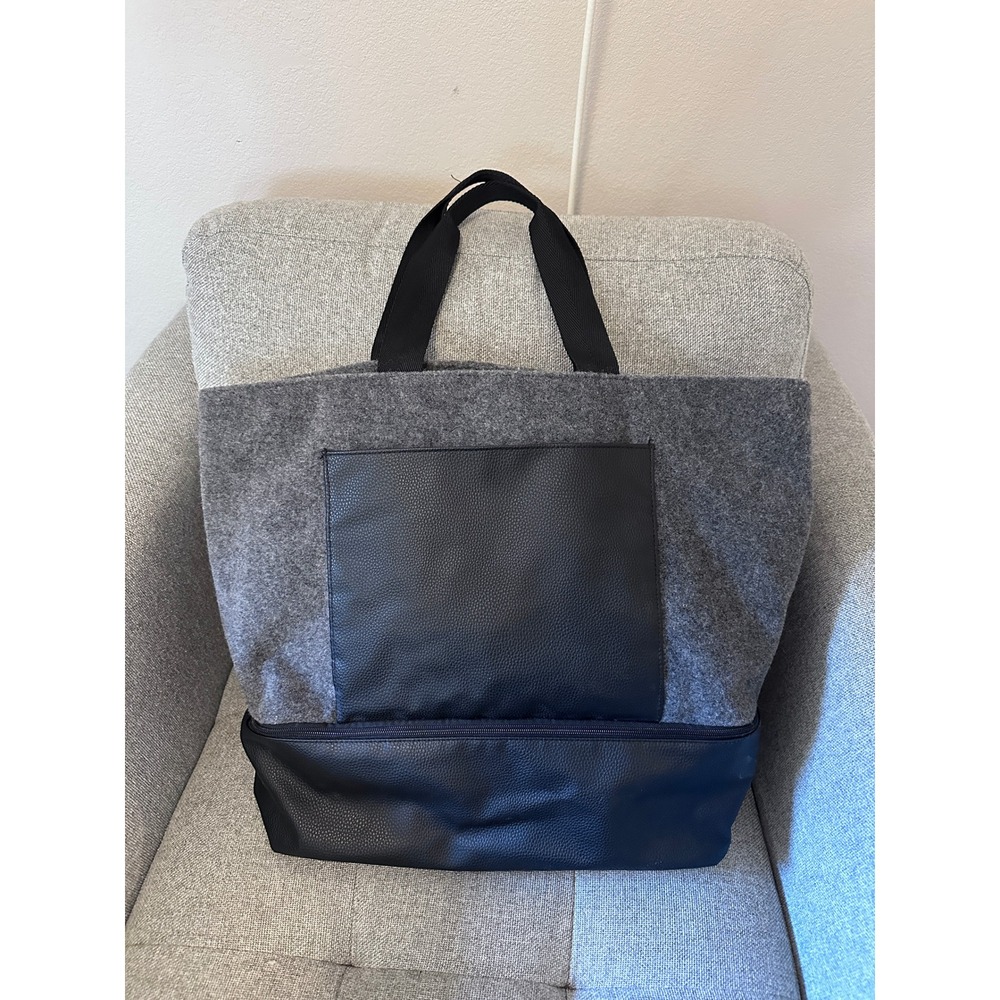 DSW Tote Bag OS Grey Black Beis Felt Faux Leather Bottom Shoe Compartment